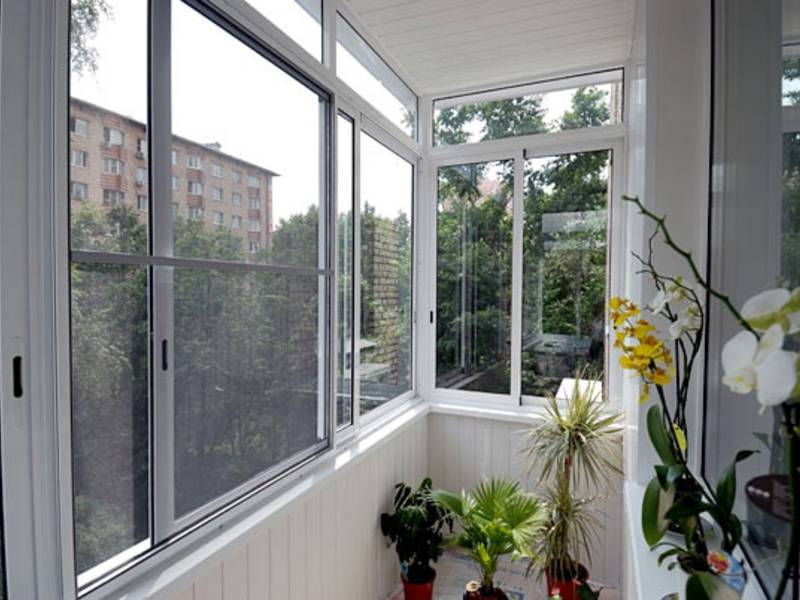 Окна из «теплого» алюминия: новый тренд загородной архитектуры