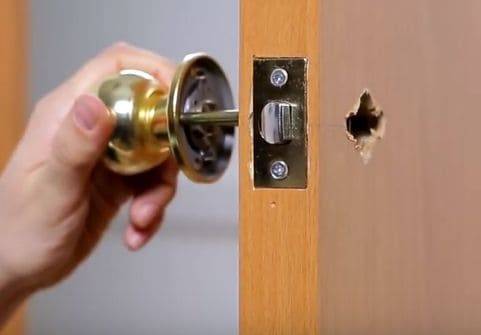 Как установить дверные ручки на межкомнатные двери своими руками