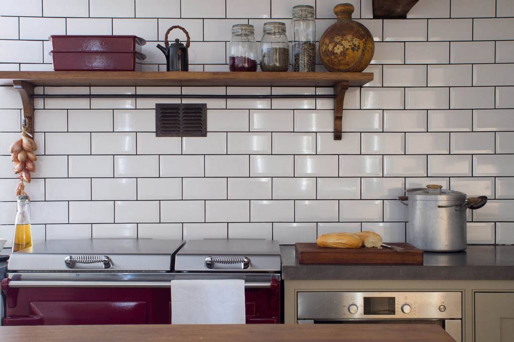 Плитка кабанчик на фартук кухни: виды облицовки и 80 трендовых кухонных интерьеров