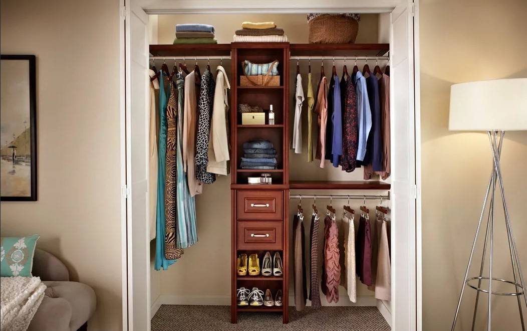Как сделать маленькую гардеробную комнату
