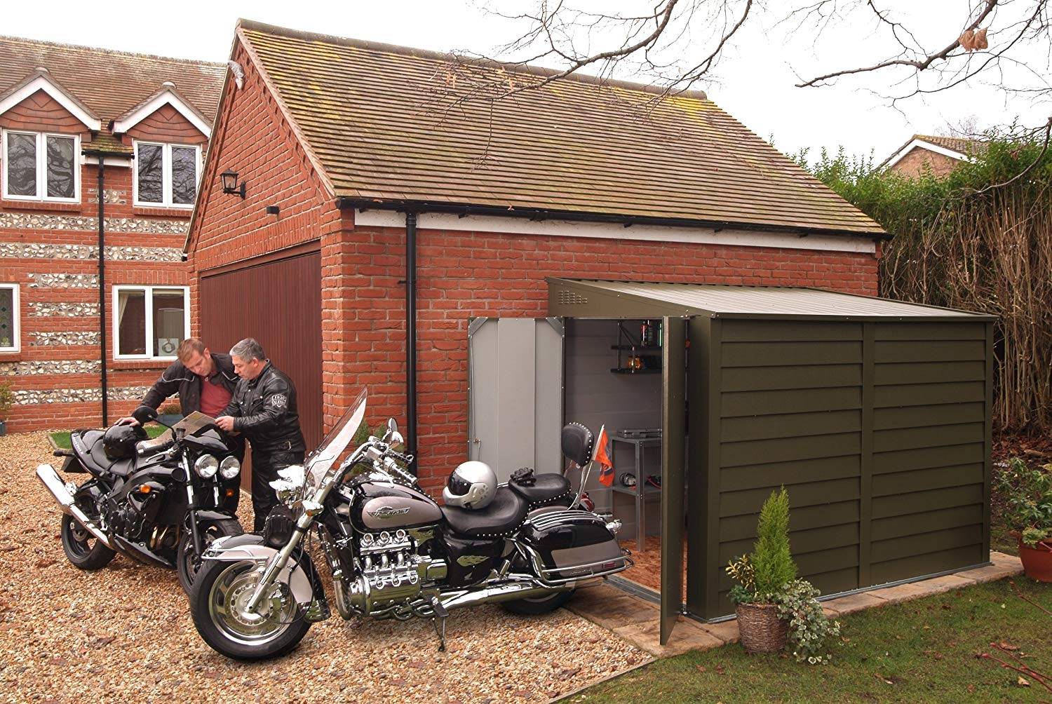 Строим гараж для мотоцикла своими руками: полезные советы