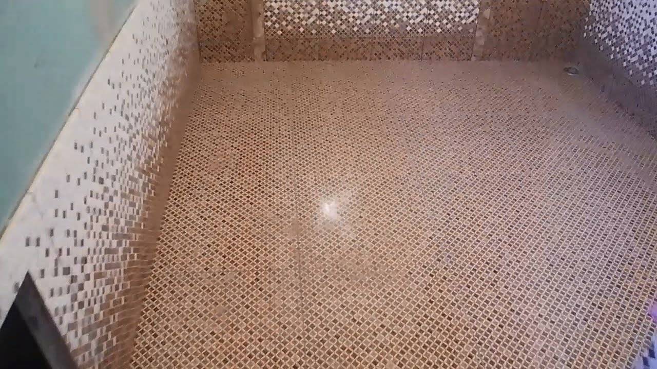 Как класть мозаичную плитку на стену правильно
