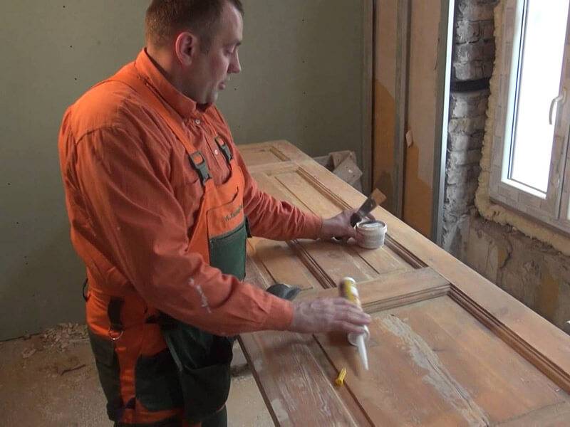 Реставрация деревянных дверей в домашних условиях – три относительно простых способа