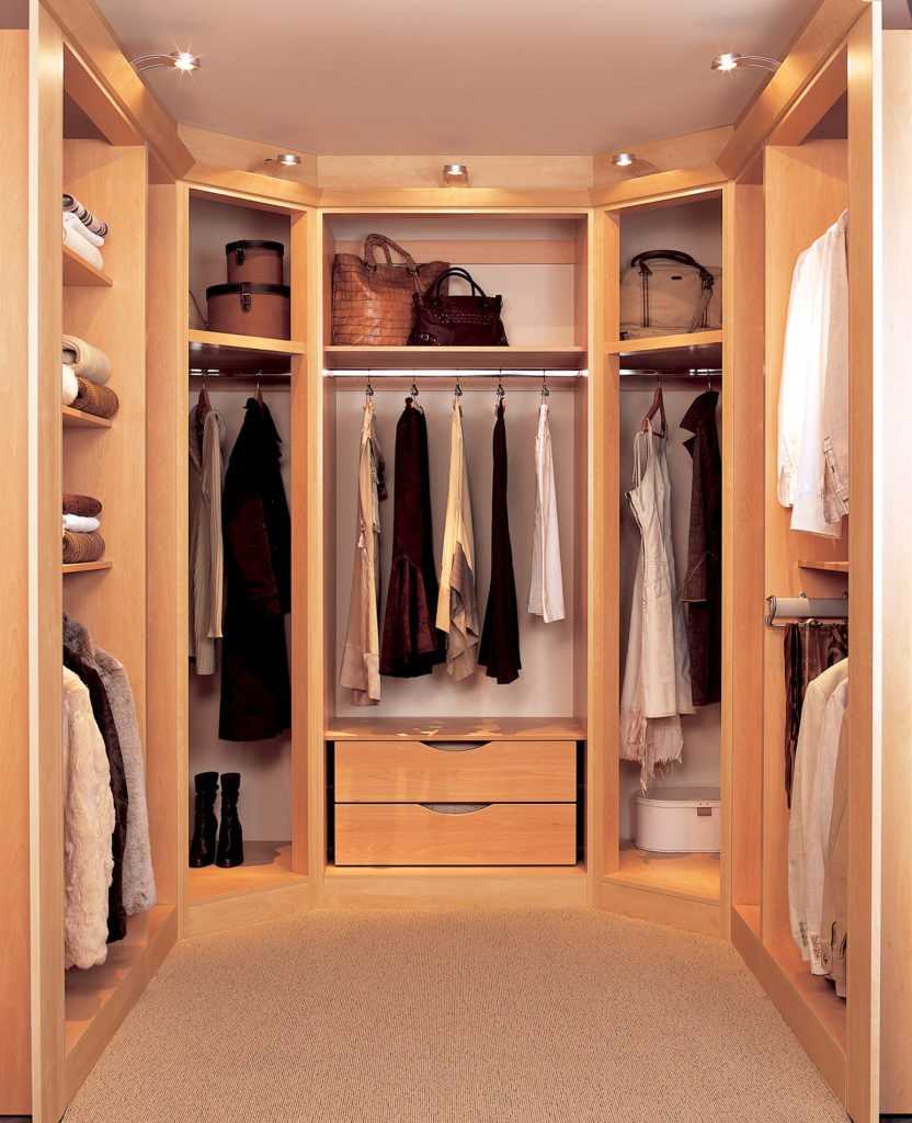 Как самому создать гардеробную комнату