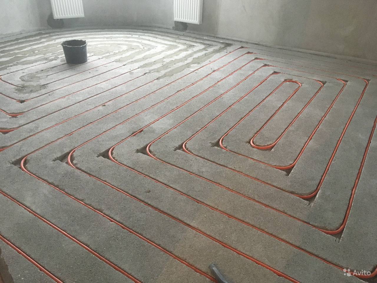 Как залить теплый пол бетоном: виды и этапы стяжки?