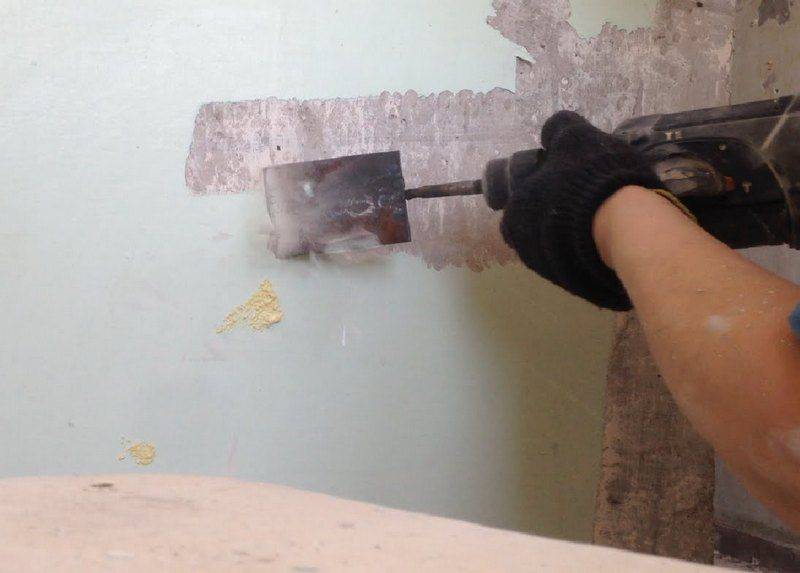 Как убрать старую штукатурку со стен. надо ли убирать старую прочную штукатурку? | дома на века