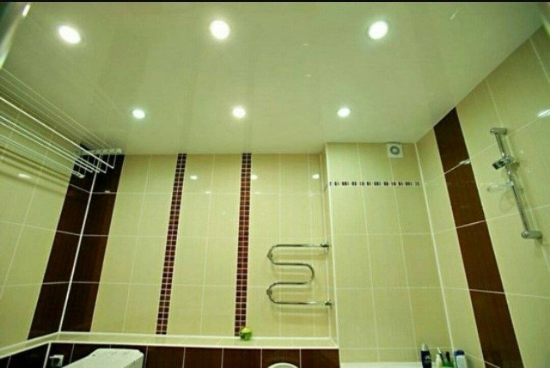Натяжной потолок в ванной плюсы и минусы, возможные альтернативы
натяжной потолок в ванной плюсы и минусы, возможные альтернативы