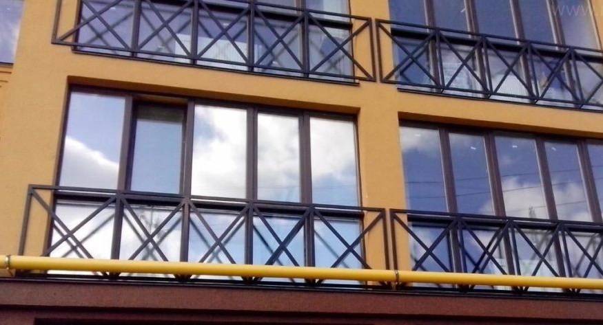 Как сделать тонировку стекол на балконе своими руками