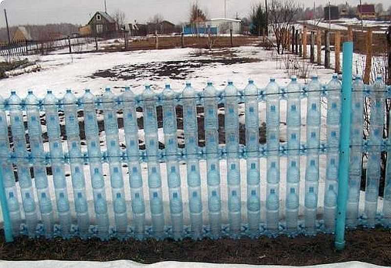 Делаем забор из пластиковых бутылок своими руками