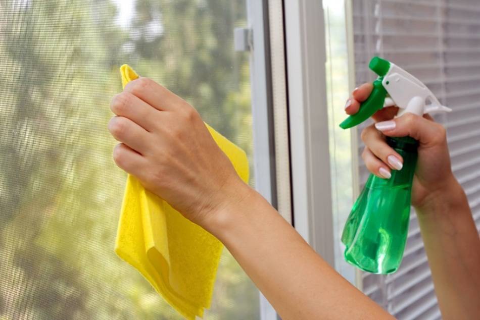 25 лучших народных и химических средств для мытья окон. изготовление средства для мытья окон без разводов своими руками