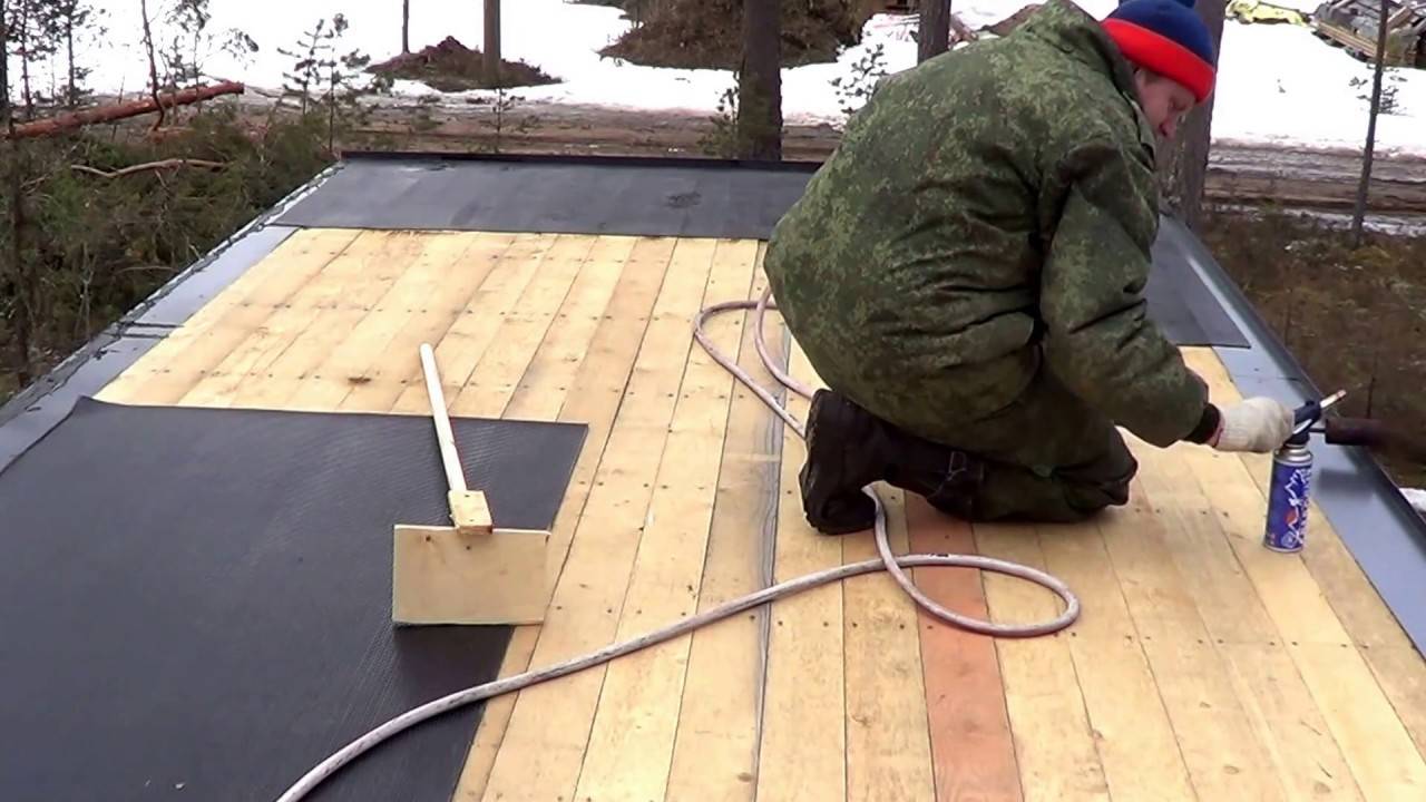 Как покрыть крышу рубероидом: советы и рекомендации