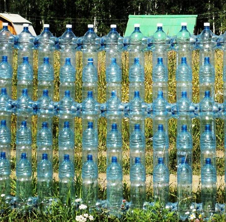 Как сделать забор из пластиковых бутылок своими руками? фото и видео