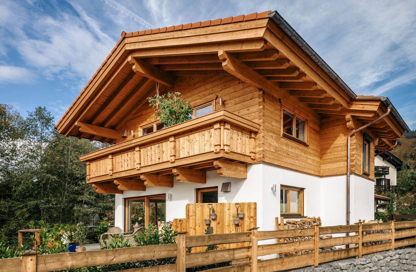 Устройство пологой двухскатной крыши в альпийском стиле