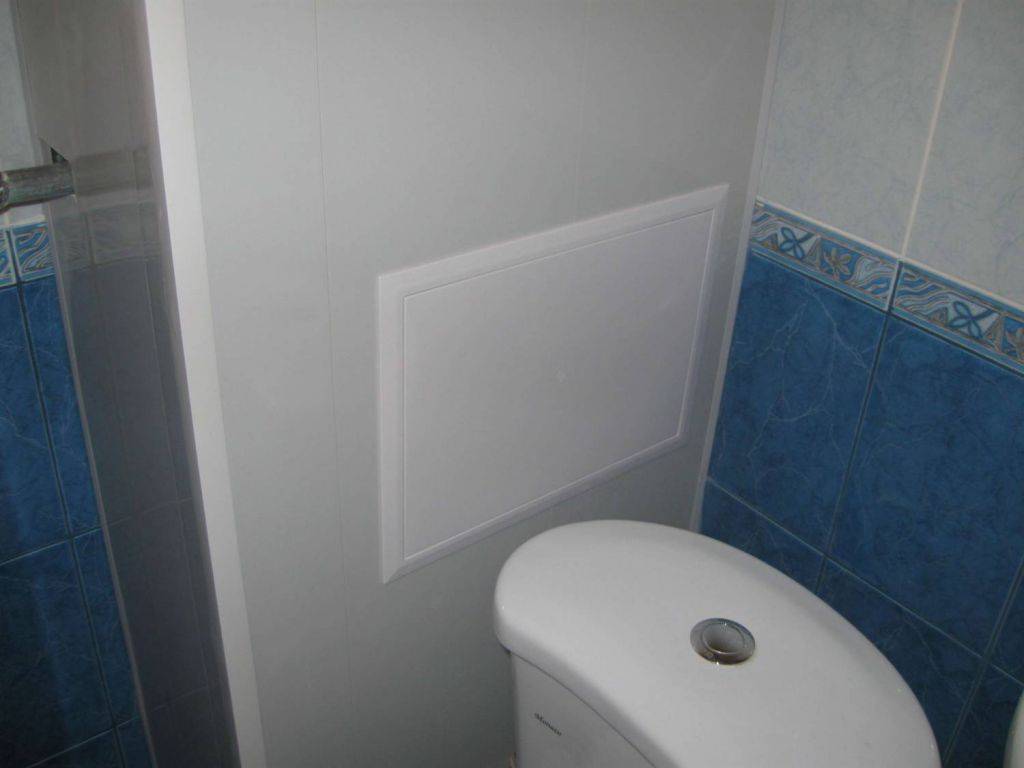 Как закрыть трубы в туалете: оставить к ним доступ, быстро и просто, пластиковыми панелями, гиспокартоном, сбоку от унитаза