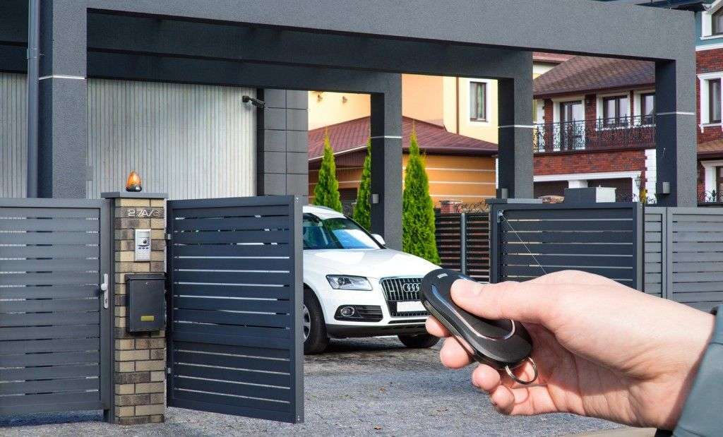 Дистанционное управление гаражными воротами: Виды и как работает
