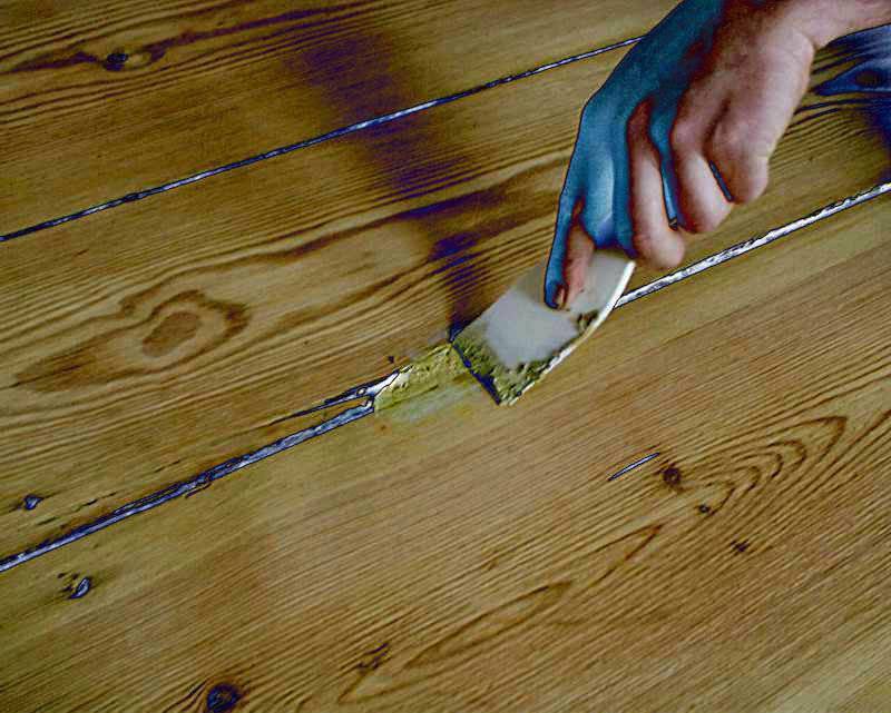 Как выровнять пол в деревянном доме