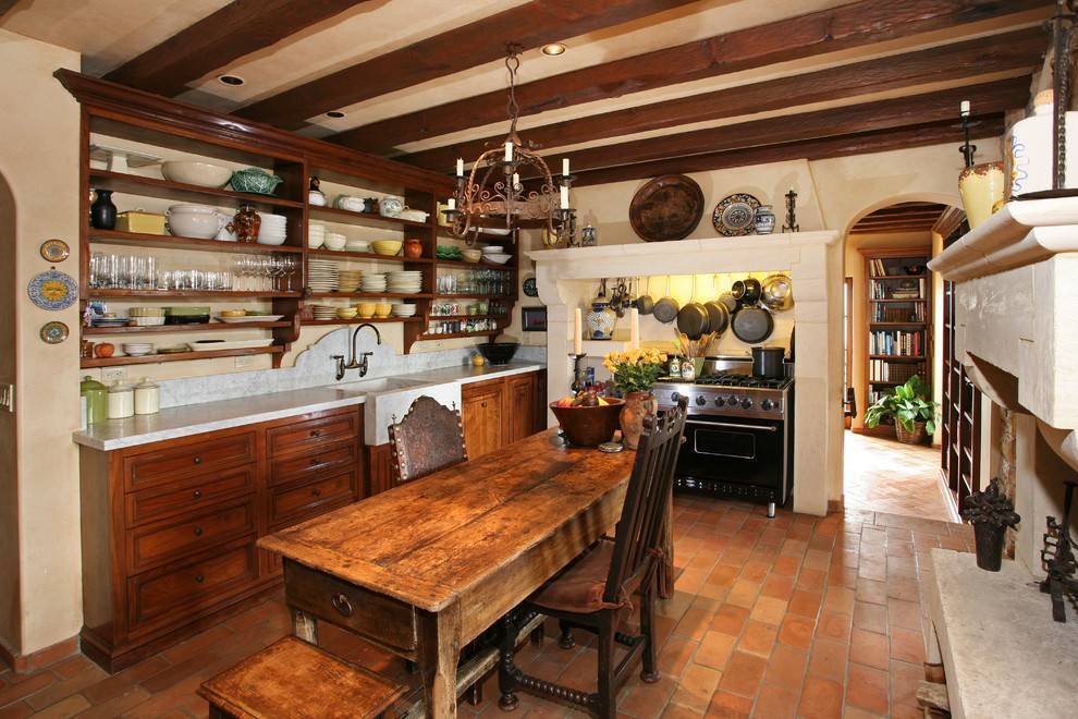 Дизайн кухни в деревянном доме — 40 фото красивых решений