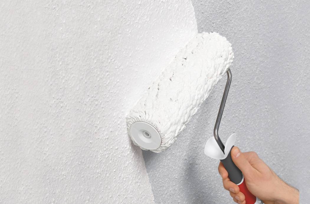 Как правильно наносить грунтовку на стены
