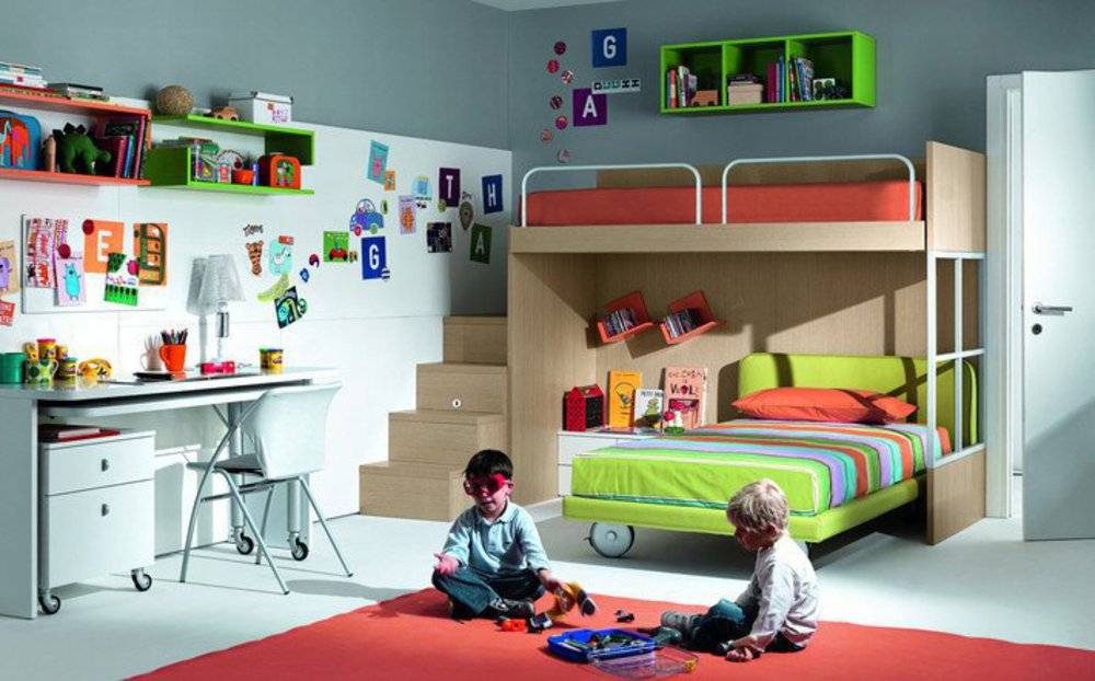 Как совместить спальню и детскую в одной комнате?