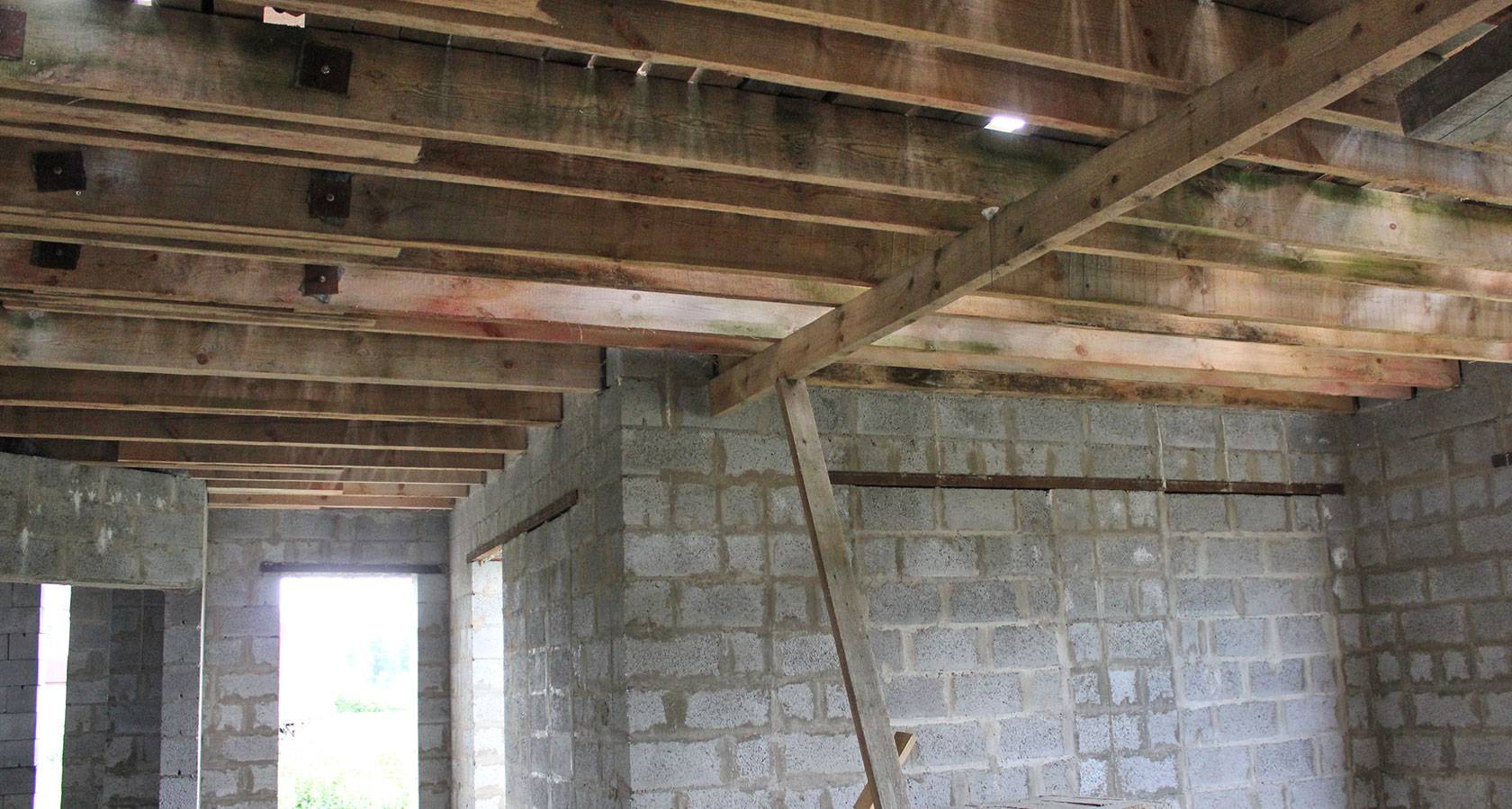 Балки перекрытия из бруса: расчет размера сечения материала для потолочных конструкций (фото и видео)