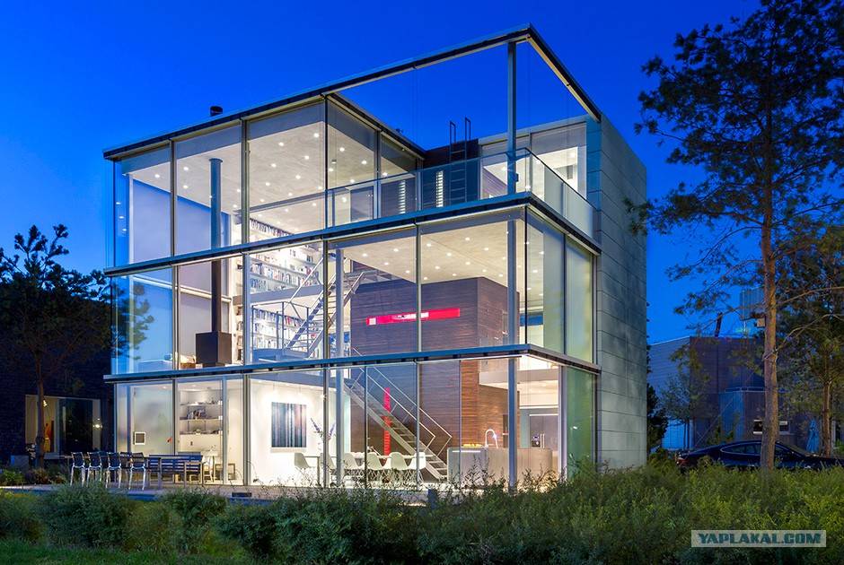 Жилые дома из стекла: стирая грань между «внутри» и «снаружи»