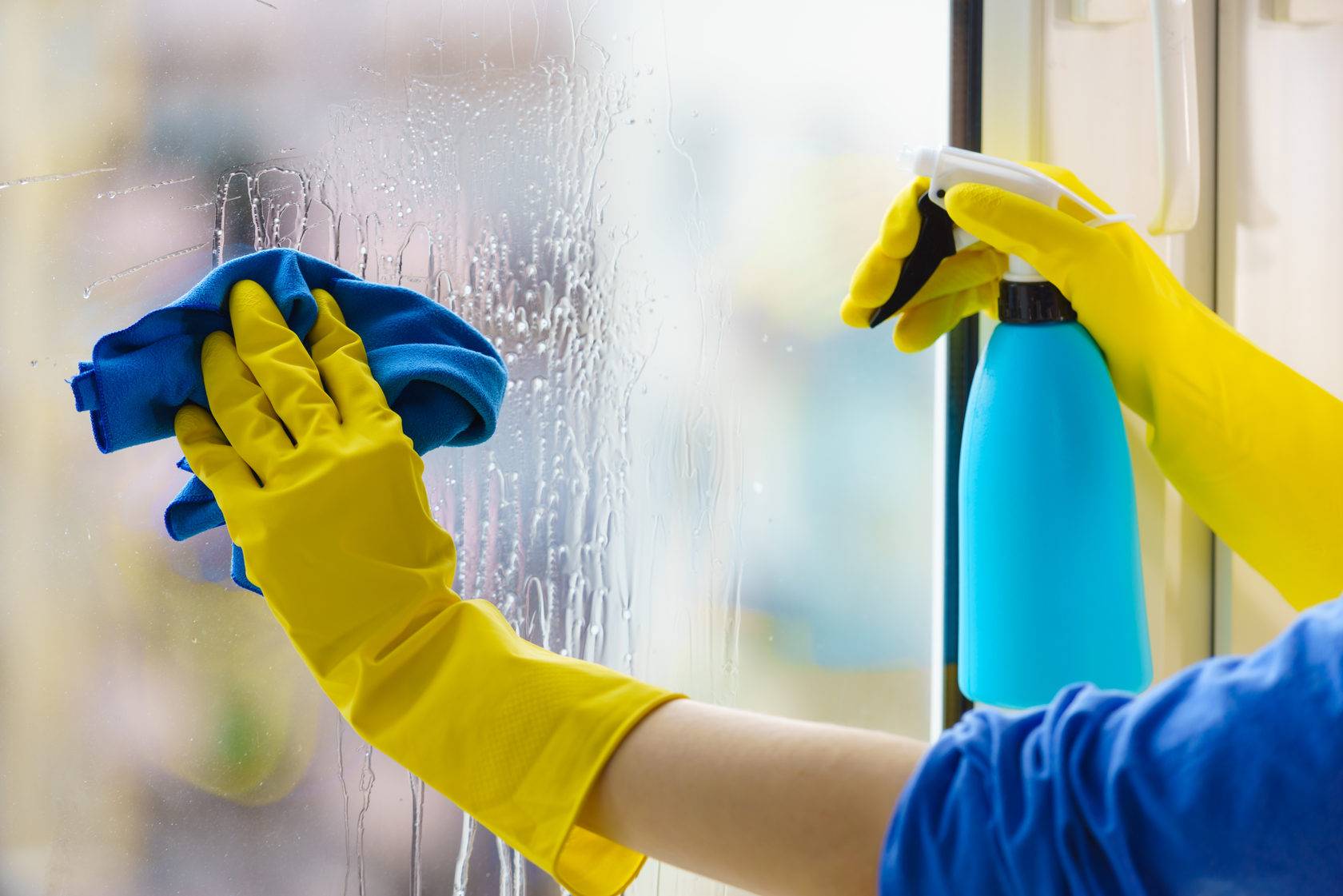 Чем мыть пластиковые окна в домашних условиях без разводов