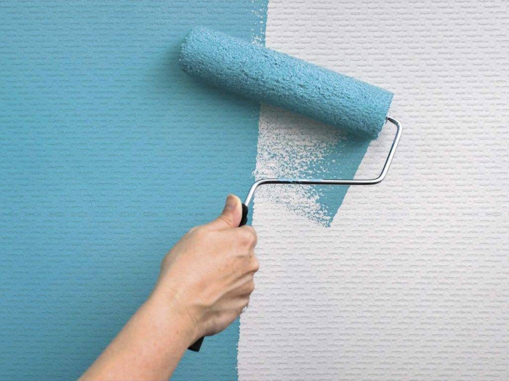 Как покрасить стены валиком в квартире без разводов и полос, равномерно: как называется инструмент, как его правильно выбрать, можно ли сделать самому, как держать?