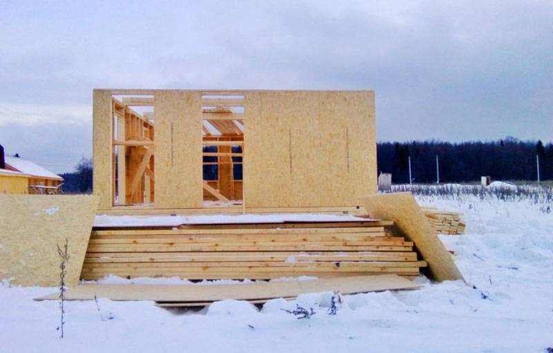Можно ли строить каркасный дом зимой: 6 советов