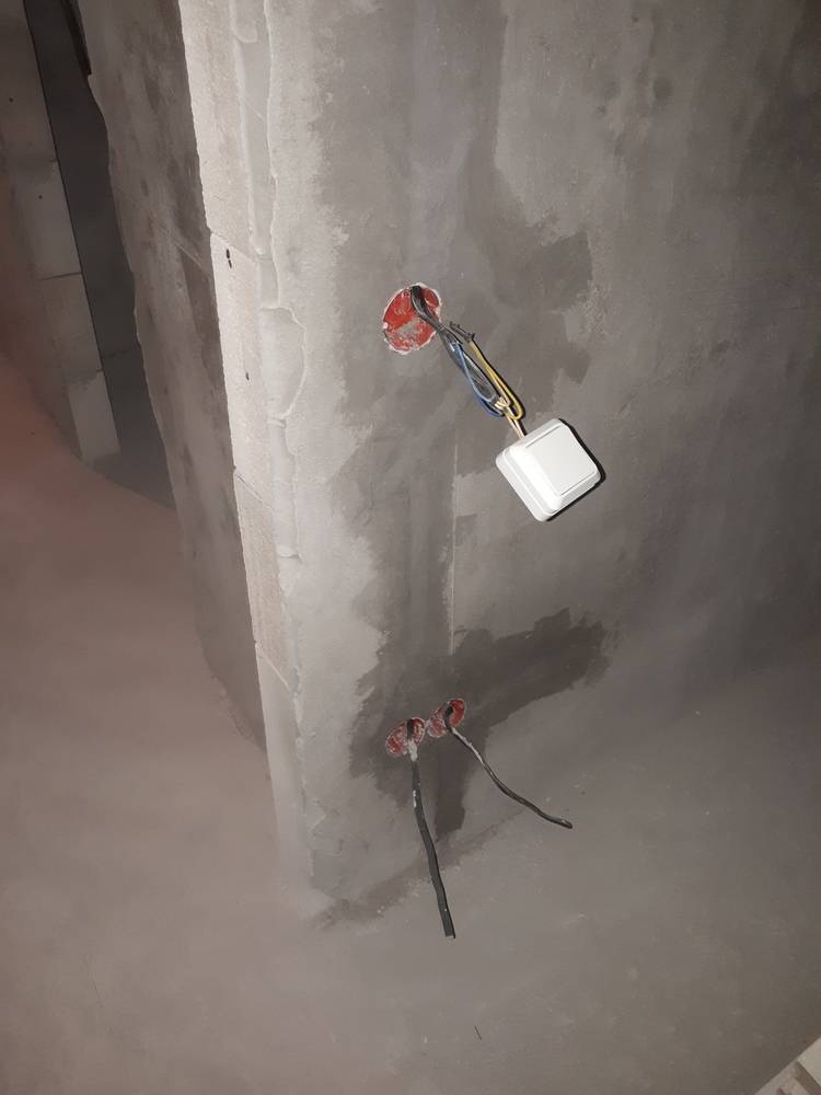 Как перенести выключатель чтобы не пришлось штробить стену