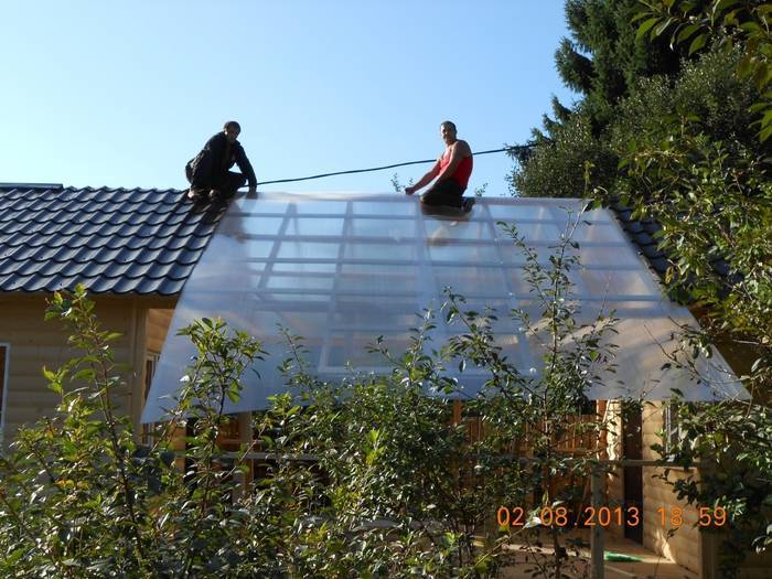 Крыша из поликарбоната для террасы: можно ли сделать своими руками?