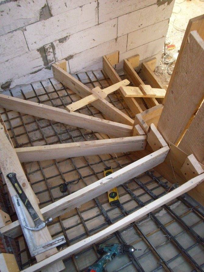 Бетонные лестницы: выбор процесса изготовления, своими руками