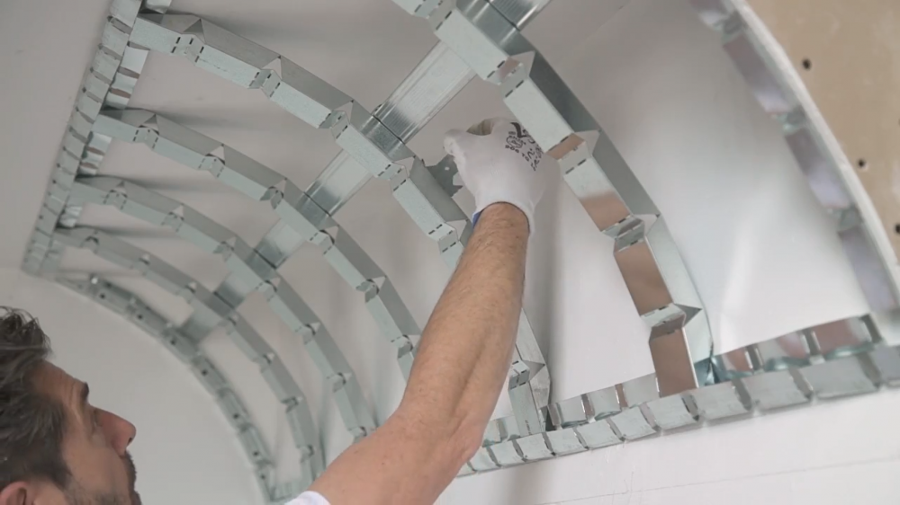 Как согнуть гипсокартон полукругом своими руками в домашних условиях: видео