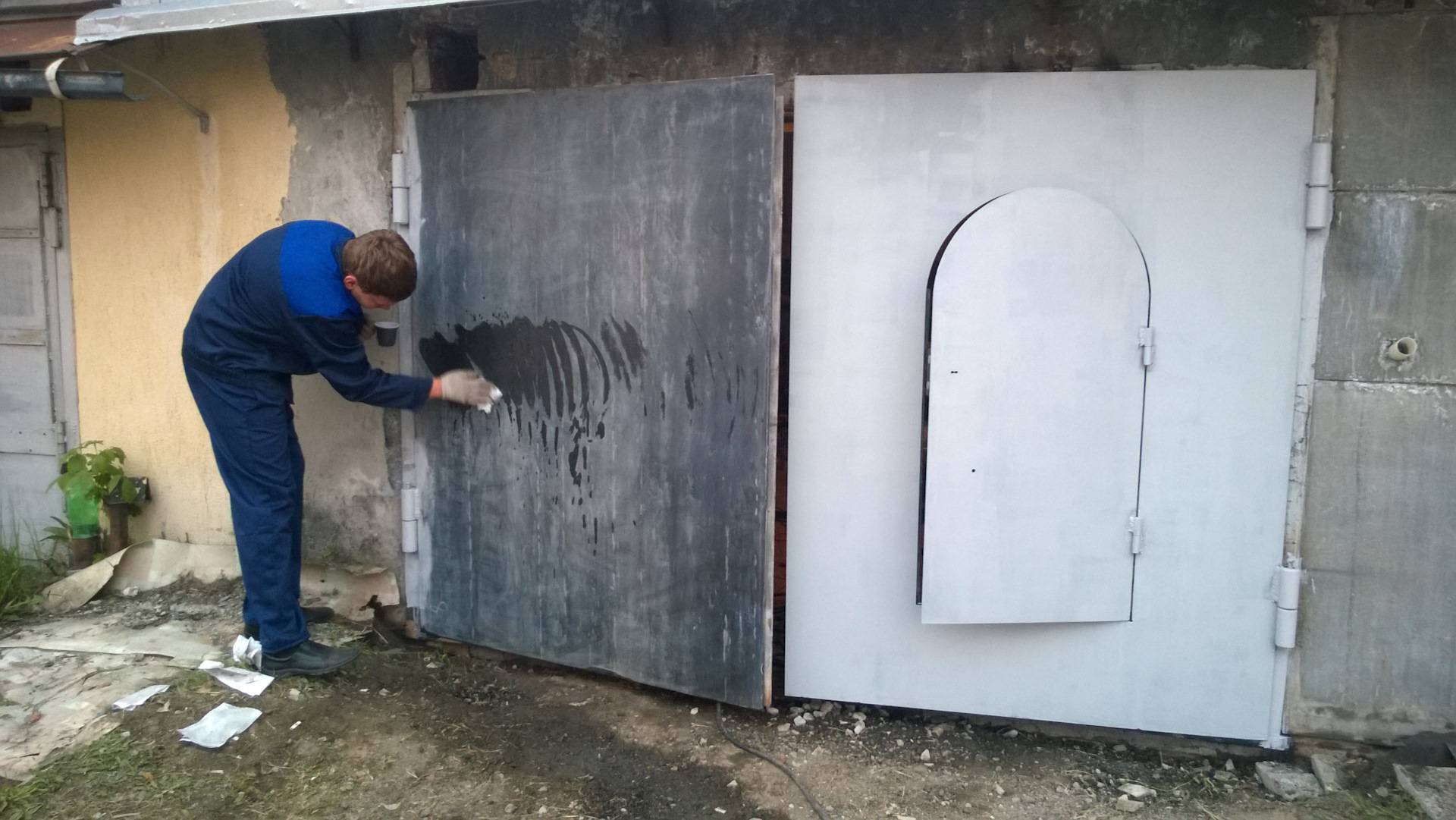 Как покрасить гараж своими руками внутри и снаружи: Ворота и стены: описание процесса и Фото