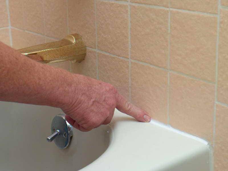 Стык между ванной и плиткой: как сделать герметичное примыкание, последовательность укладки кафеля, чем покрасить плиточное покрытие