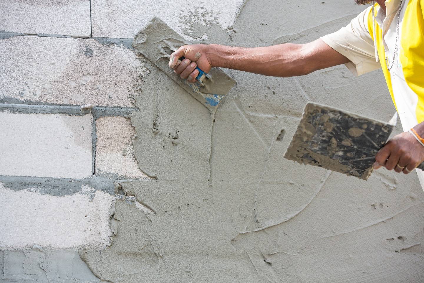 Виды цементных растворов для штукатурки стен