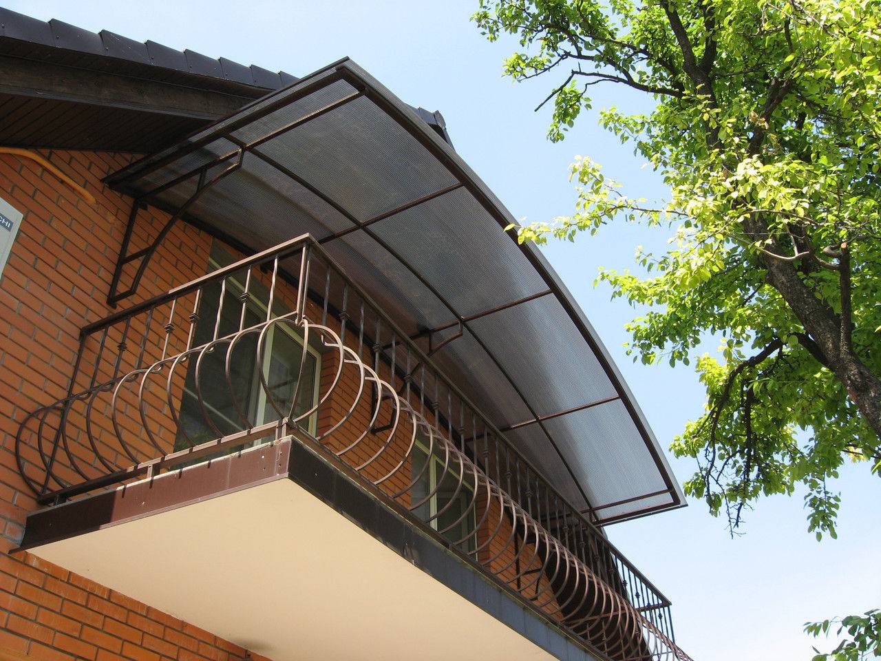 Остекление балконов с крышей, сколько стоит застеклить балкон или лоджию с установкой крыши в москве