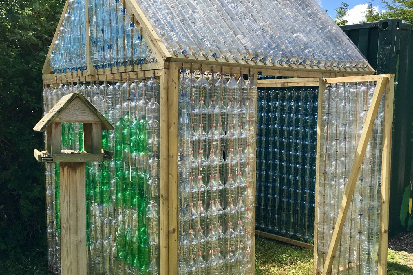 Теплица из пластиковых бутылок - (81 фото) проектов постройки