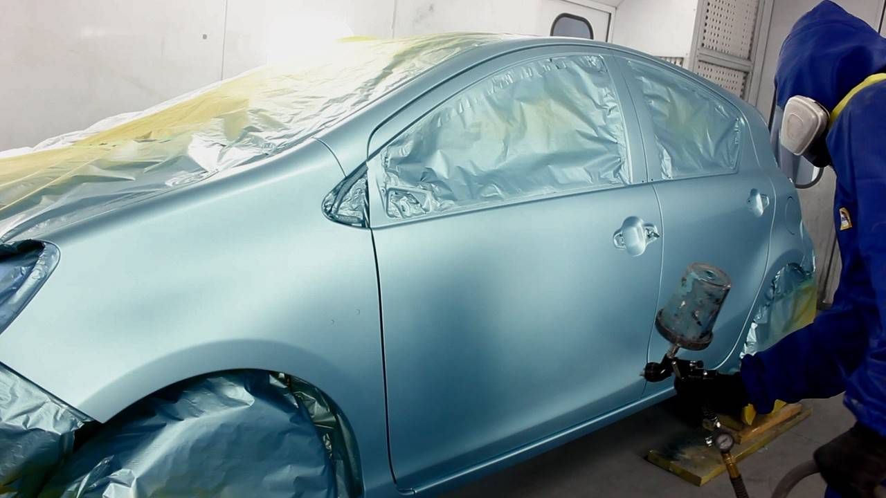 Покраска автомобиля металликом: необходимые материалы и технология