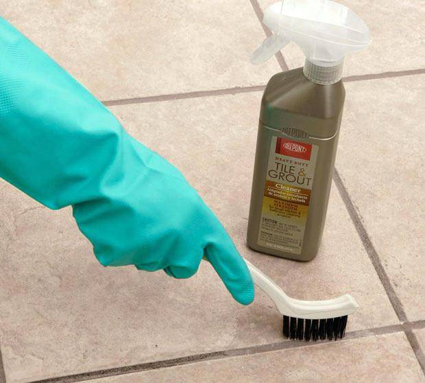 Как очистить швы между плиткой в ванной на полу и на стене?