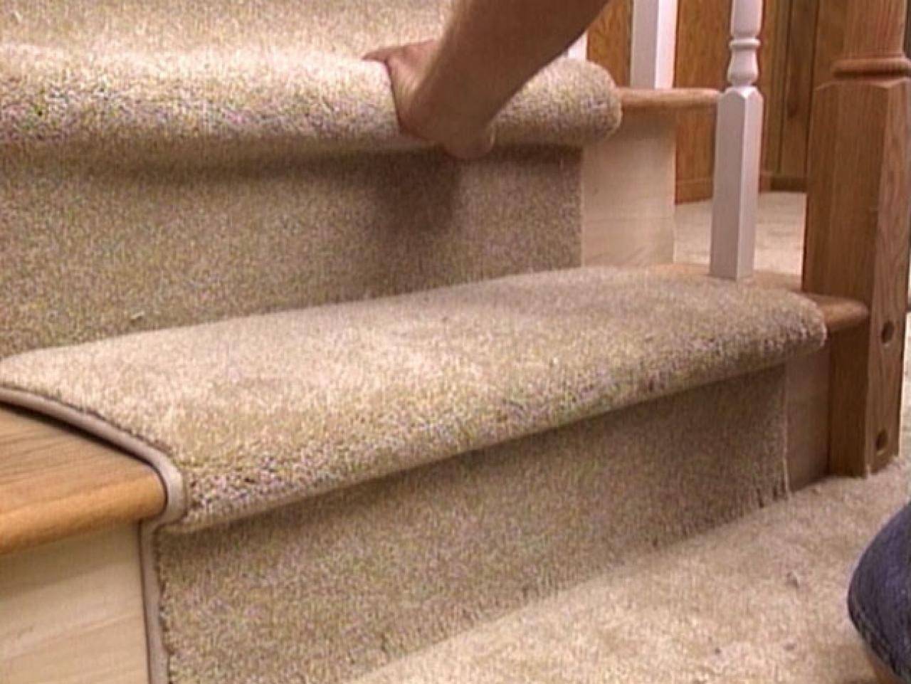 Как выполняется отделка лестниц ковролином