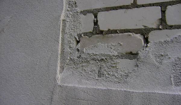 Какая лучше штукатурка для отделки стен: гипсовая или цементная?