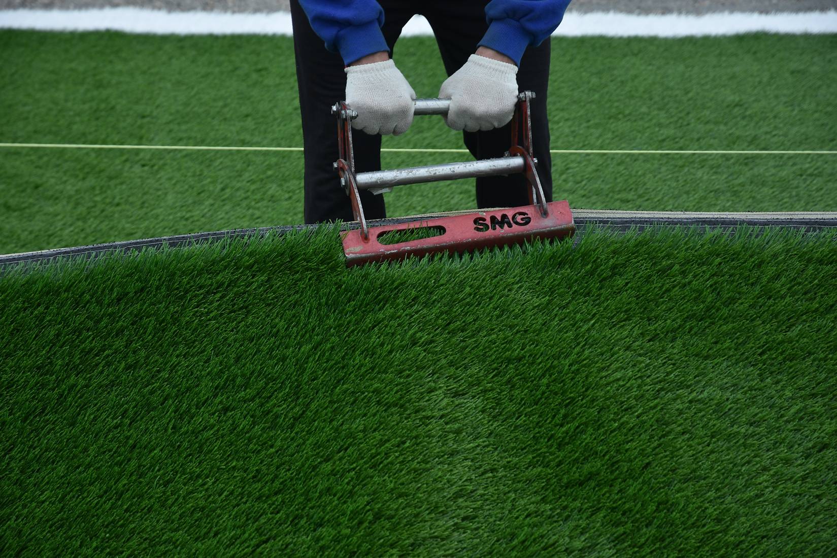 Как сделать искусственную траву для футбольного поля: способы выбора и технология укладки искусственной травы на футбольном поле- технология укладки- обзор +видео