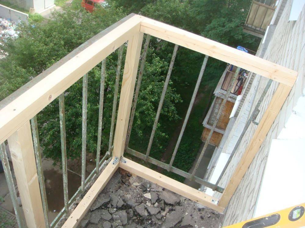 Обшивка балкона или лоджии профлистом снаружи: виды профнастила (металлопрофиля)
