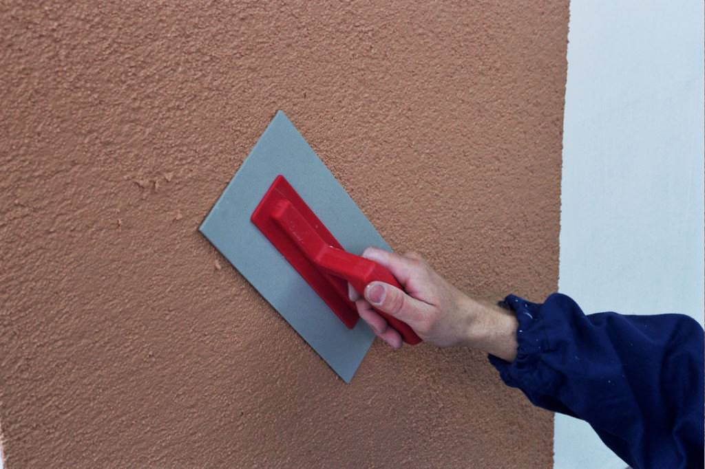 Покрываем штукатуркой короед на фасаде дома, как нанести правильно? пошаговая инструкция