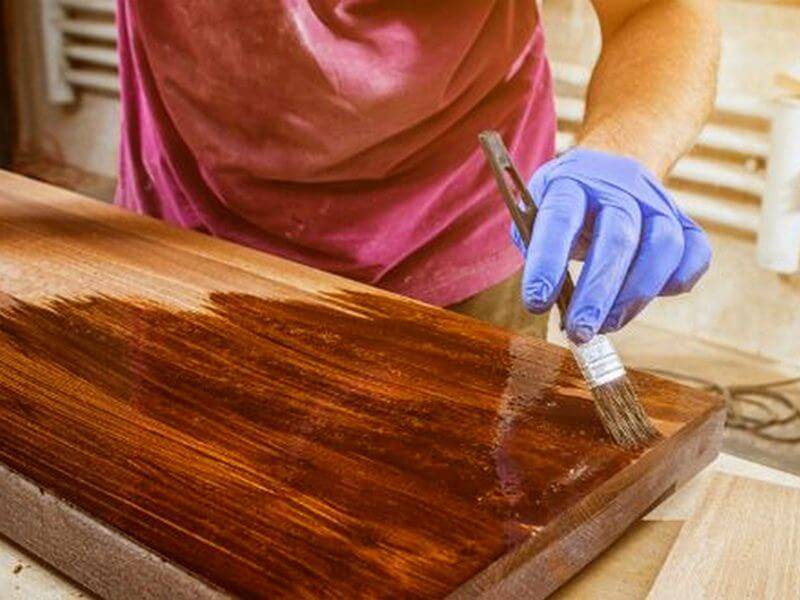 Как снять лак и краску со старой мебели: удаление старого лакокрасочного покрытия в домашних условиях