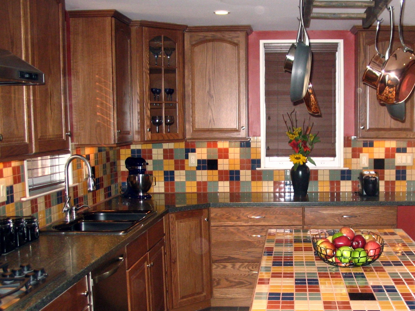 Столешница для кухни: цветовое сочетание, реальные фото.