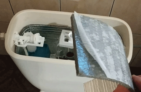Как убрать конденсат с бачка унитаза в квартире и частном доме, какие меры предпринять, если вода капает на пол, как утеплить туалет?