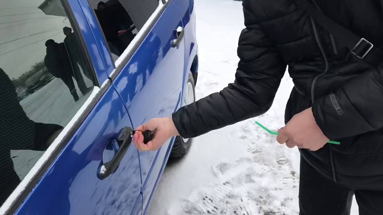 Защита гаражного замка от замерзания