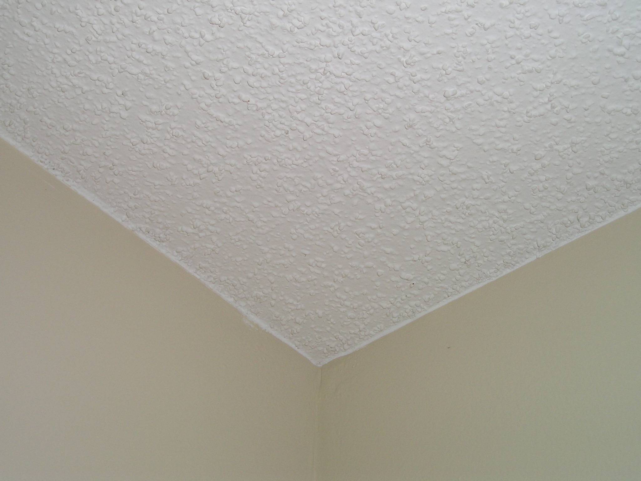 Флизелиновые обои на потолок под покраску, виды материала, свойства