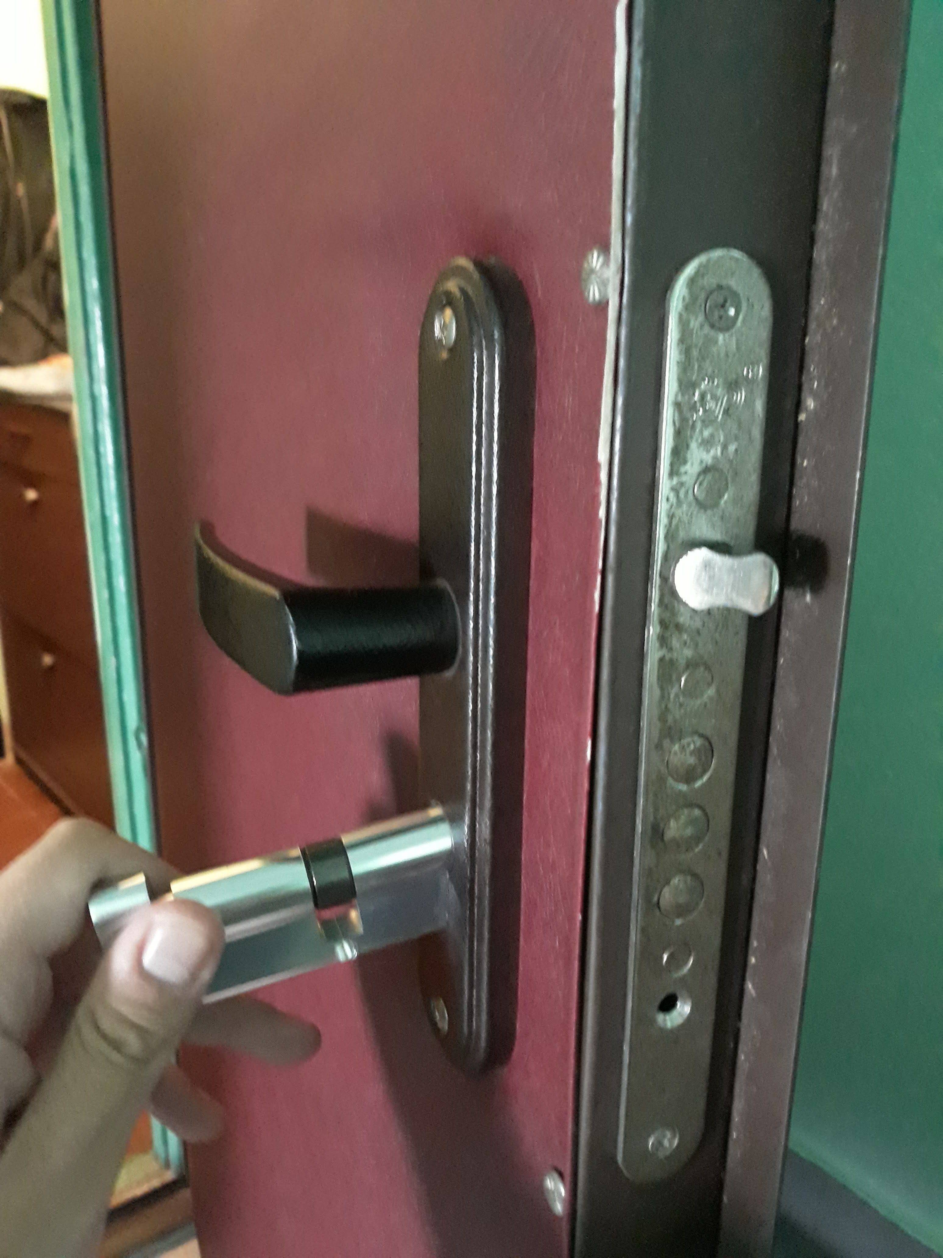 Замена личинки и замка в металлической двери своими руками | онлайн-журнал о ремонте и дизайне